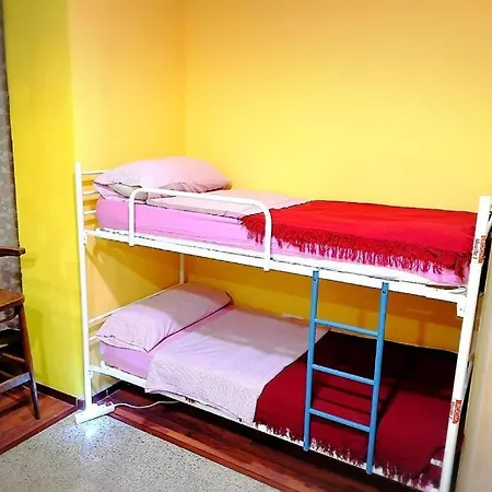 Malaga Picasso Hostel *